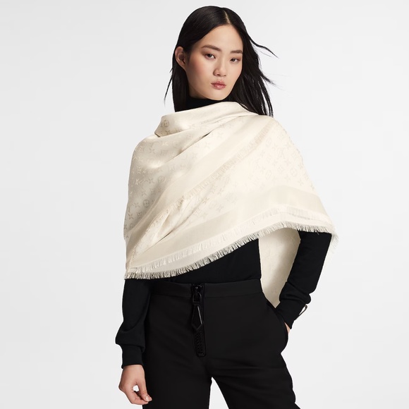 Louis Vuitton Monogram Shine Shawl M74026 - Picture 3 of 7